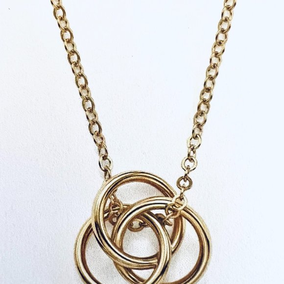 Bloomingdale's 14K Yellow Gold Love Knot Necklace 18", In Gift Box With $753 Tag